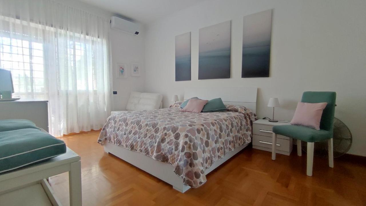 Eur Mostacciano Bilocale Nel Verde Fino A 5 Ospiti Rome Exterior photo